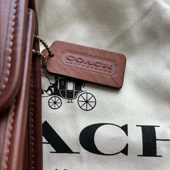 Coach Willis top handle. Tan Brown Leather Top Handle Satchel with Gold Turnlock - Picture 11 of 11